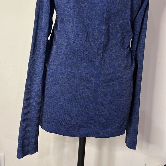 Lululemon sz 10 dark blue swiftly tech long sleeve with thumb holes great cond - Picture 4 of 8